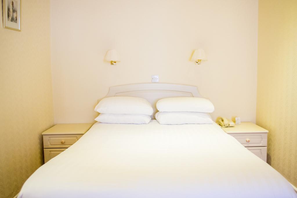 The Chadwick Hotel Литам-Сент-Эннс Экстерьер фото