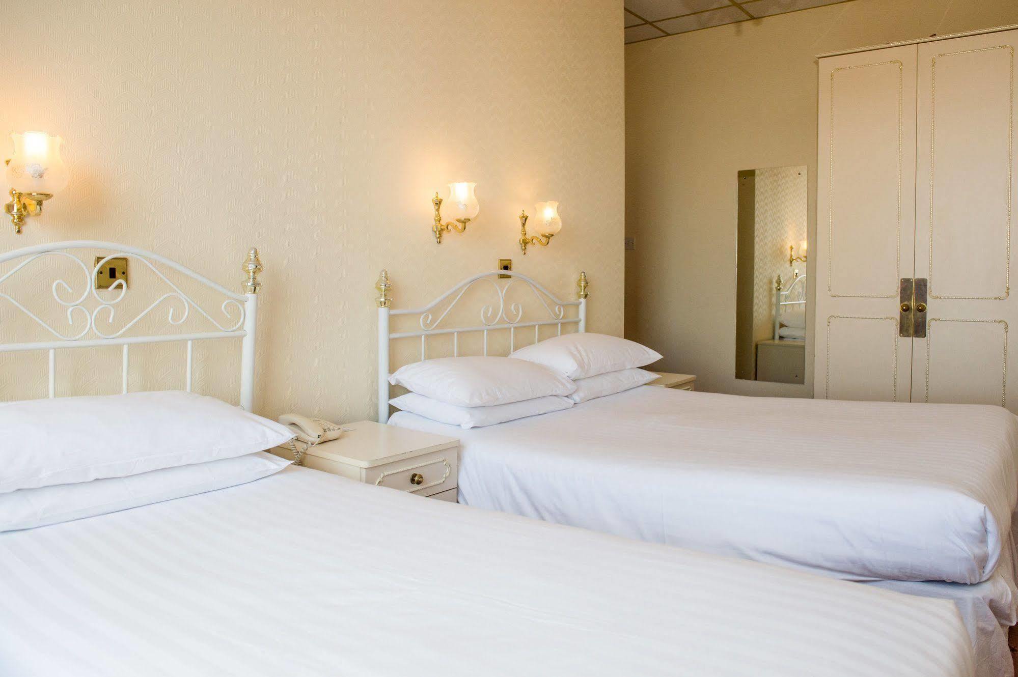 The Chadwick Hotel Литам-Сент-Эннс Экстерьер фото