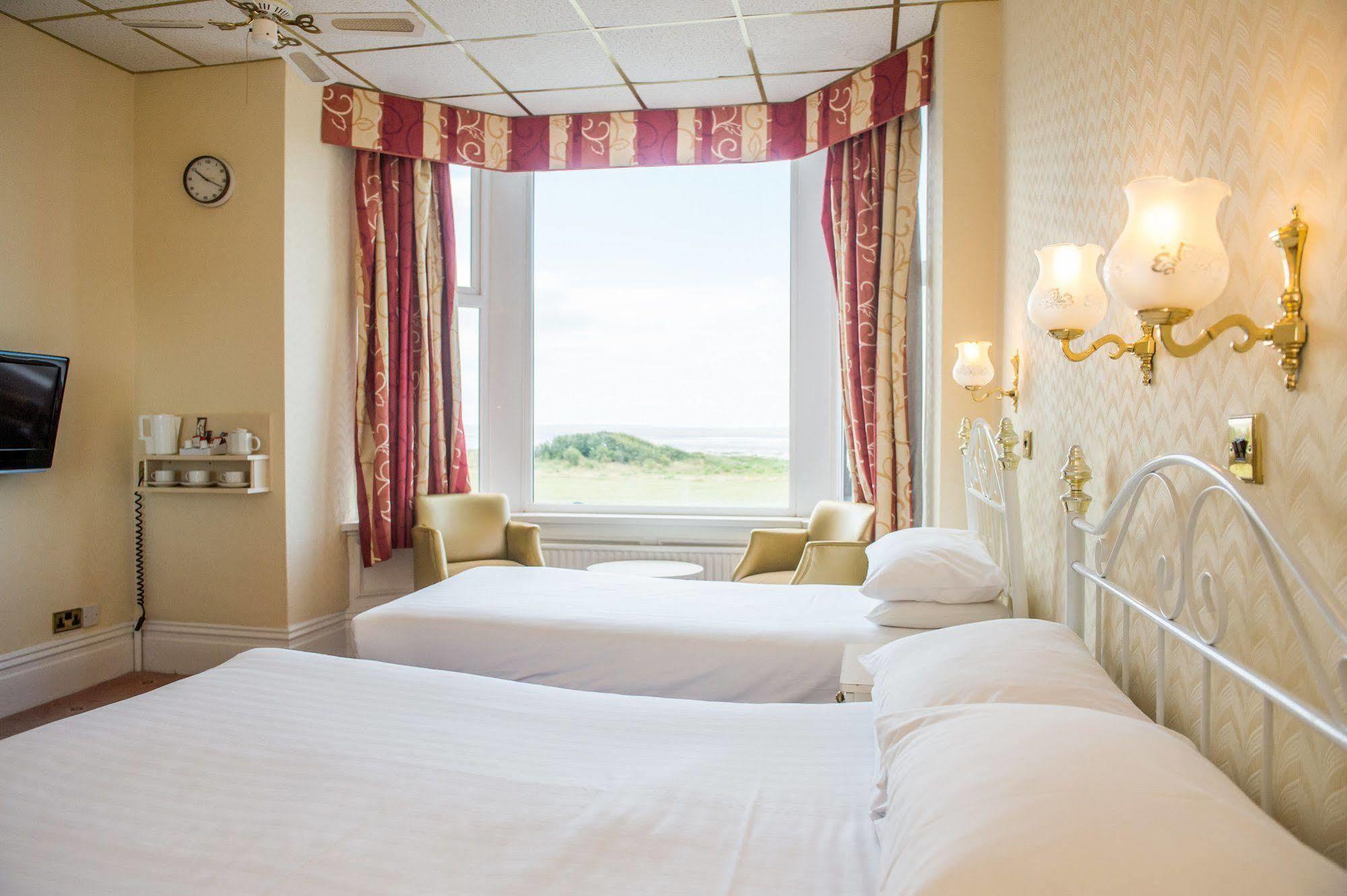 The Chadwick Hotel Литам-Сент-Эннс Экстерьер фото
